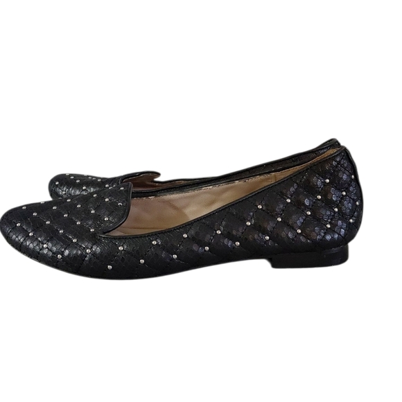 Vince Camuto Silver and Black Flats with Sleek Design - Picture 5 of 9